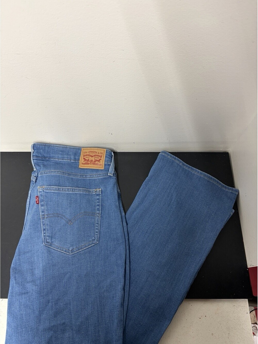 Levi's Premium Women's 725 High Rise Bootcut Jeans Size 34x32  Color Tribeca Sun